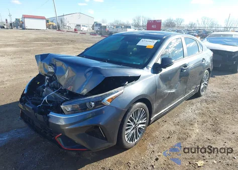 2022 Kia Forte Gt-Line z USA, uszkodzony, nr VIN 3KPF54AD3NE480537